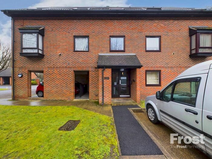 Studio To Rent In The Oaks, Moormede Crescent, Staines-Upon-Thames, Surrey, TW18