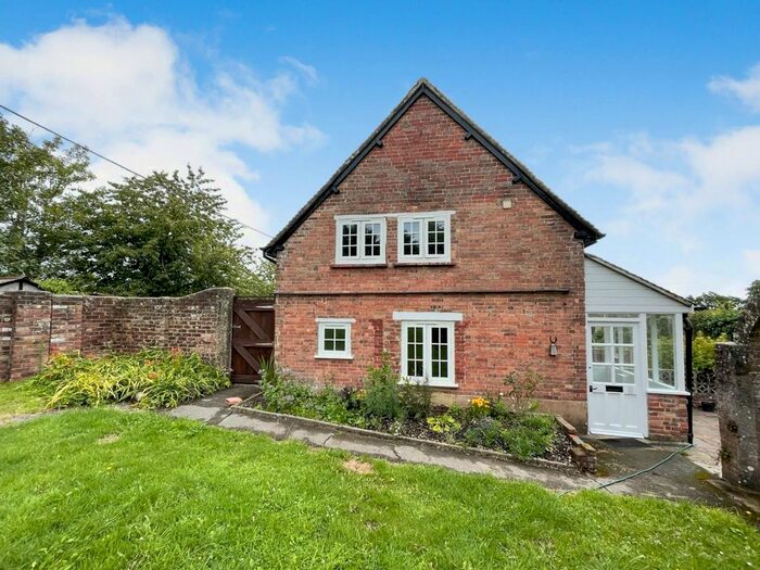 3 Bedroom Semi-Detached House To Rent In Stone Park, Wimborne, BH21