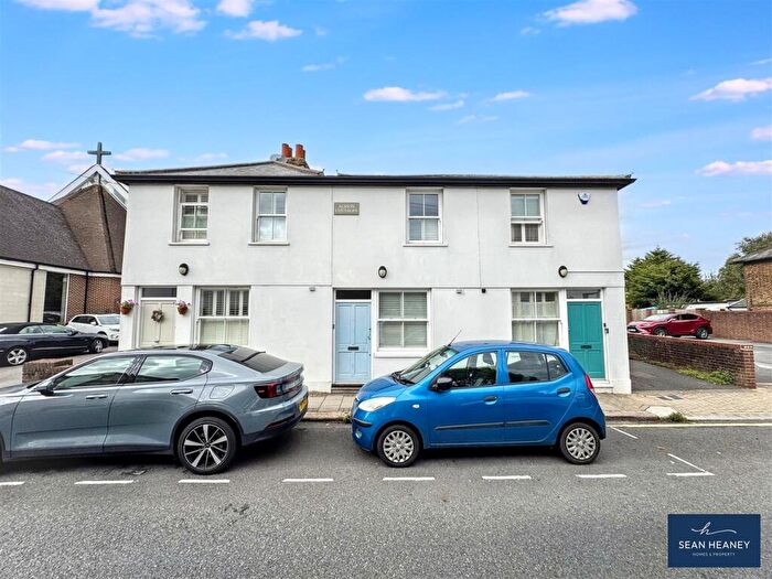 2 Bedroom Terraced House For Sale In Union Street, High Barnet, EN5