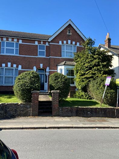 Studio To Rent In Redhill - £pcm, RH1