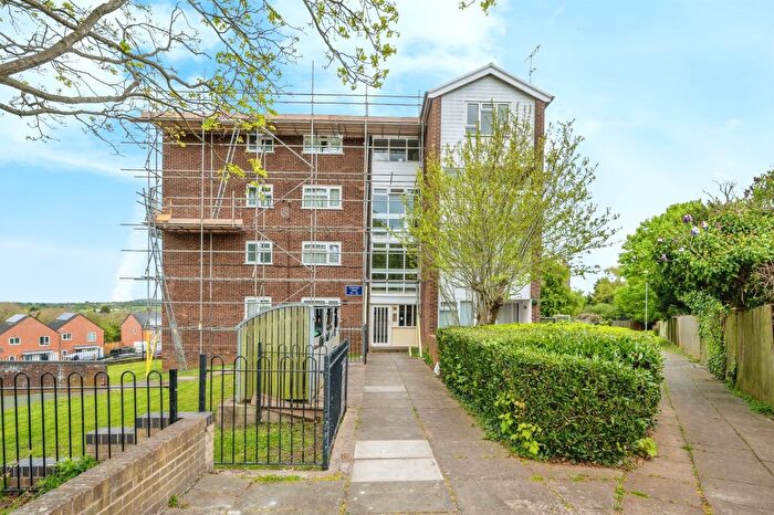 2 Bedroom Flat For Sale In Ullswater Close, Worcester, WR4