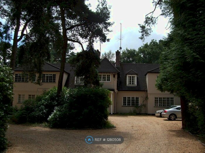 1 Bedroom Flat To Rent In Lakeside, Finchampstead, Wokingham RG40