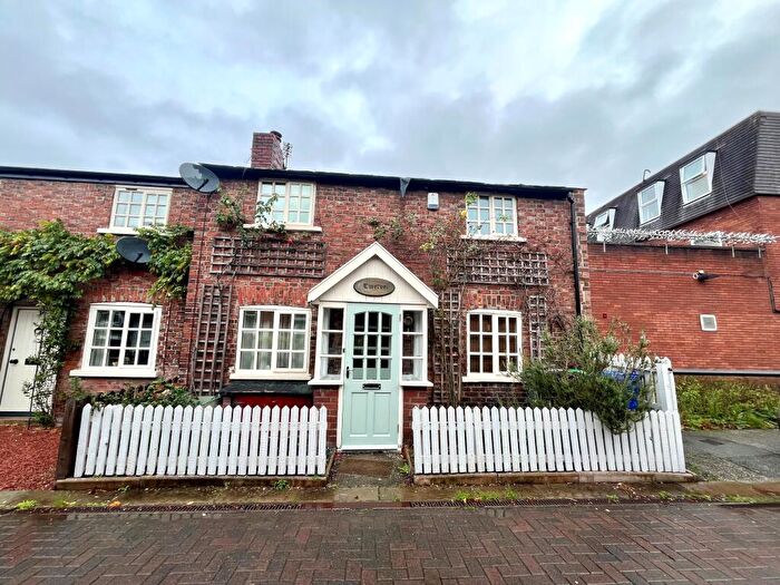 2 Bedroom Cottage To Rent In Grove Lane, Didsbury, M20