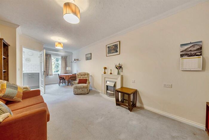 1 Bedroom Retirement Property For Sale In Chelmer Lodge, Chelmsford, CM2
