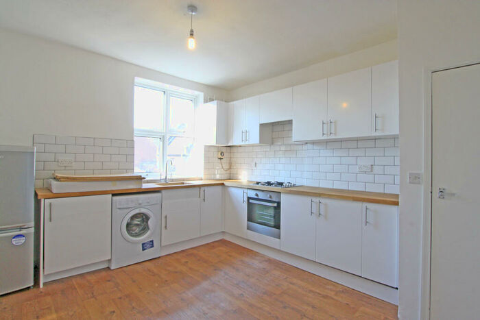 3 Bedroom Apartment To Rent In Charlton Church Lane, Charlton, SE7