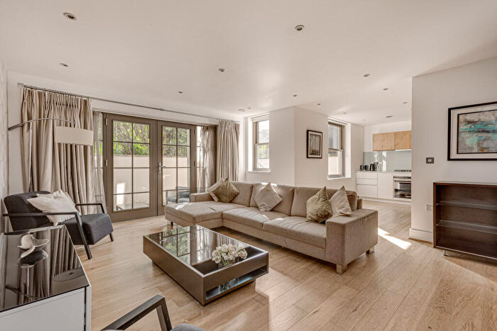 2 Bedroom Apartment For Sale In Alexander Road, London, NW8