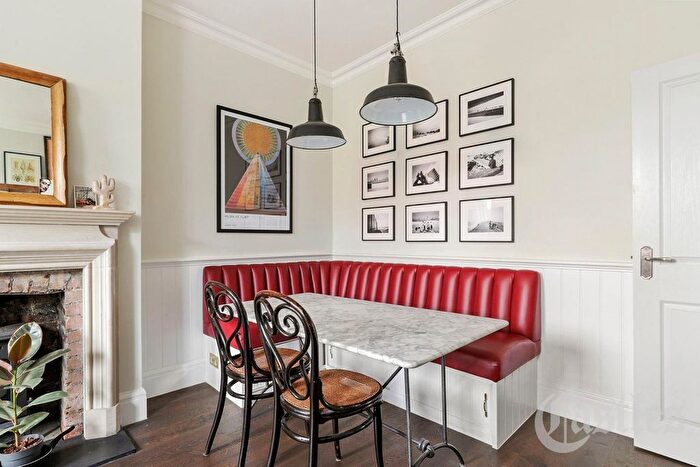 2 Bedroom Flat For Sale In Crouch Hall Road, N8