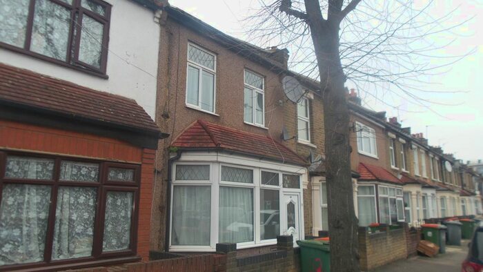 2 Bedroom Terraced House To Rent In Canning Town, London E16