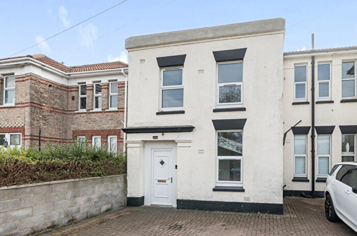 2 Bedroom Apartment For Sale In Southcote Road, Bournemouth, Dorset, BH1
