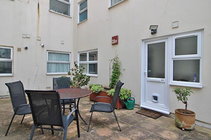 1 Bedroom Flat For Sale In Clarendon Road, Southsea, PO4