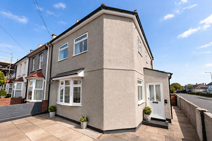 6 Bedroom End Of Terrace House To Rent In Bromley Road, Bishopton, BS7