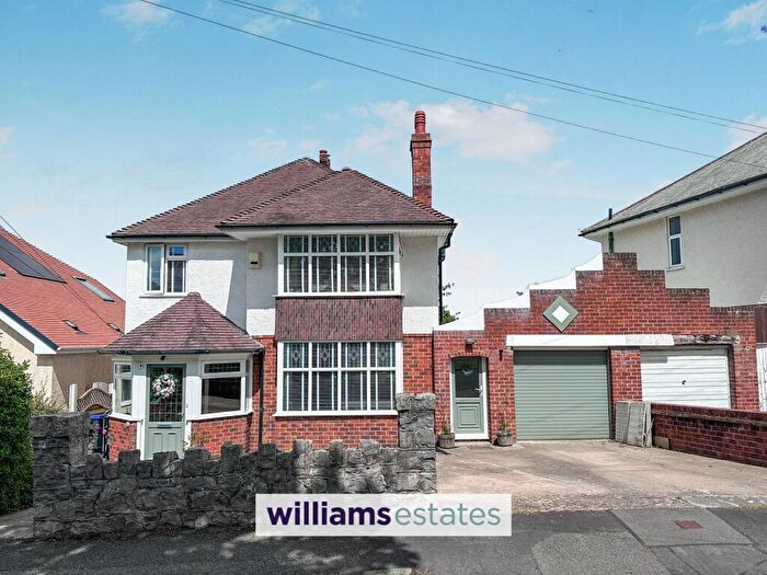 4 Bedroom Detached House For Sale In West Avenue, Prestatyn, LL19