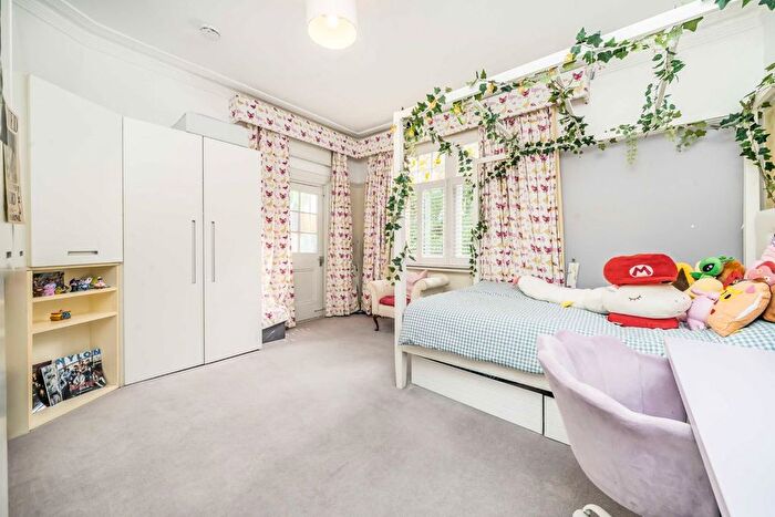5 Bedroom Detached House To Rent In Queen Annes Grove, Chiswick, W4