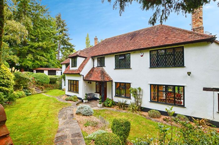 5 Bedroom Detached House For Sale In Troutstream Way, Rickmansworth, WD3