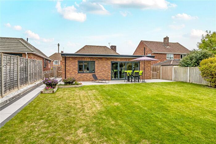 3 Bedroom Bungalow For Sale In Regnum Drive, Shaw, Newbury, Berkshire, RG14