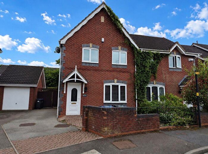 3 Bedroom Detached House For Sale In Poppymead, Erdington, Birmingham, B23