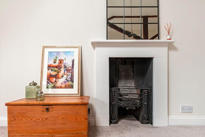 2 Bedroom Flat For Sale In Saville Place, Clifton Village, BS8