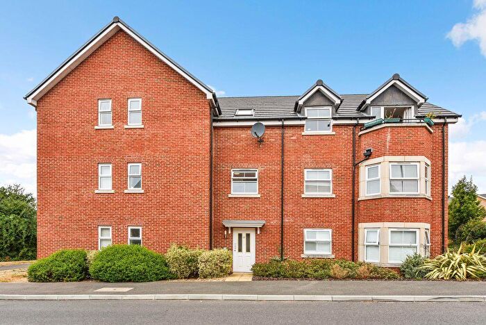 2 Bedroom Flat For Sale In Skylark Avenue, Emsworth, PO10
