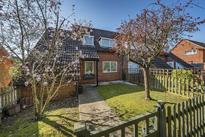 4 Bedroom Semi Detached House For Sale In Bennetts Close, Cippenham, SL1