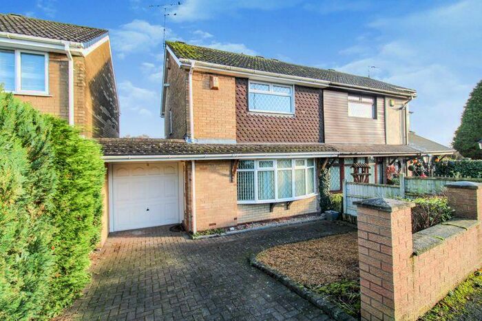 2 Bedroom Semi-Detached House To Rent In Moreton Avenue, Kingsley, ST10