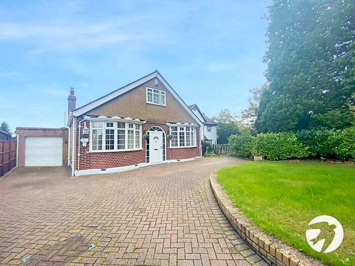 4 Bedroom Detached House To Rent In Watling Street, Rochester, Kent, ME2