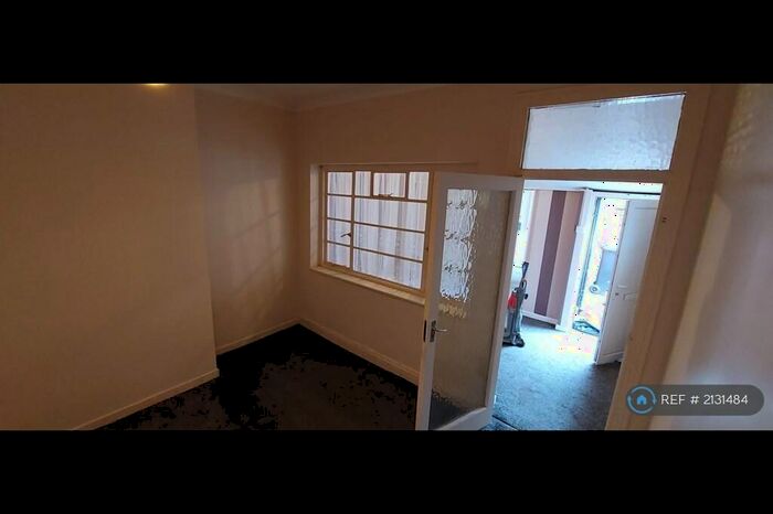 1 Bedroom Flat To Rent In Windmill Hill, Halesowen, B63