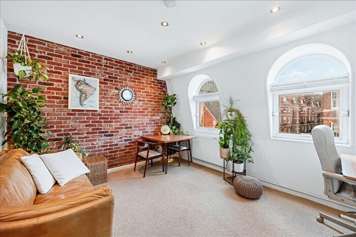 1 Bedroom Flat To Rent In Penn Court, North End Road, London, W14