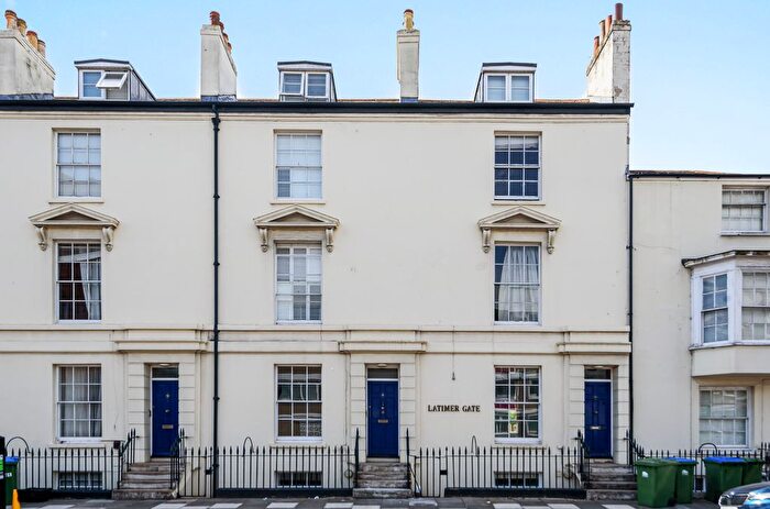 2 Bedroom Flat To Rent In Latimer Gate, Southampton, Hampshire, SO14