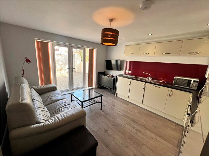 2 Bedroom Flat To Rent In Albany Road, Roath, Cardiff, CF24