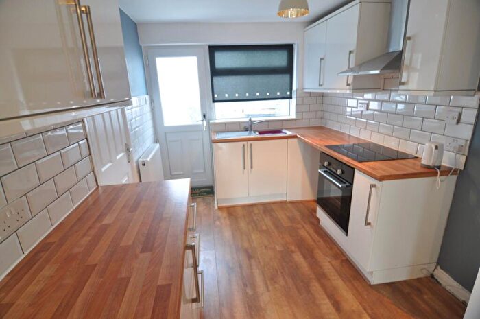 3 Bedroom House To Rent In Highfield Range, Darfield, S73