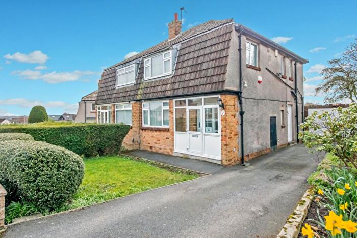 3 Bedroom Semi Detached House For Sale In Brantwood Drive, Bradford, BD9