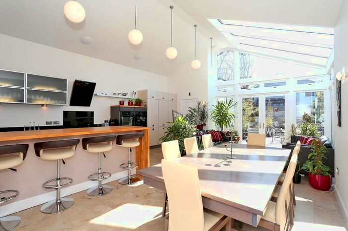 4 Bedroom Terraced House To Rent In Great Western Road, Aberdeen, AB10