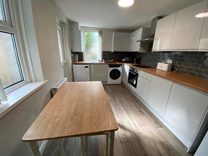 4 Bedroom Private Hall To Rent In Balmoral Road, Lancaster, LA1