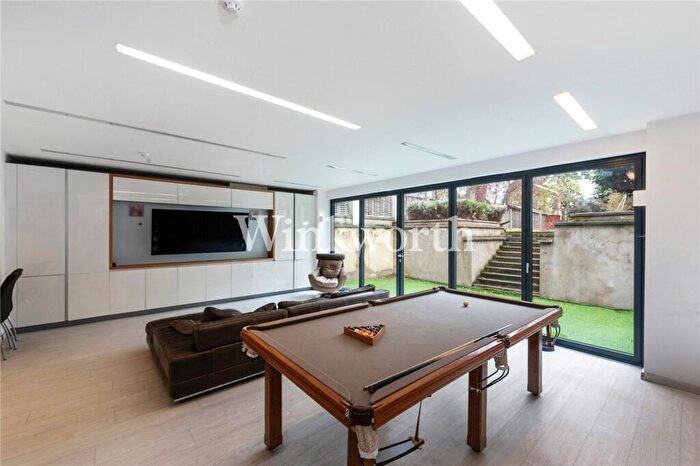 6 Bedroom End Of Terrace House For Sale In Old Park Road, London, N13