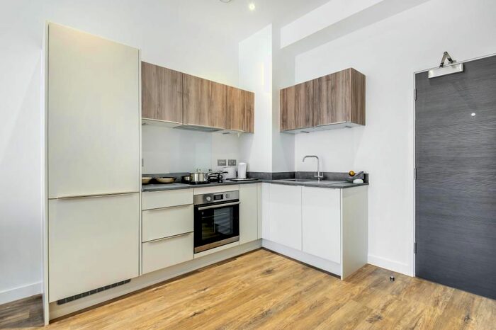 2 Bedroom Flat To Rent In Swindon, Wiltshire, SN2