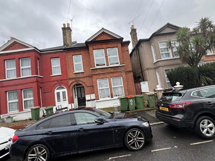 2 Bedroom Flat To Rent In Ismailia Road, E7