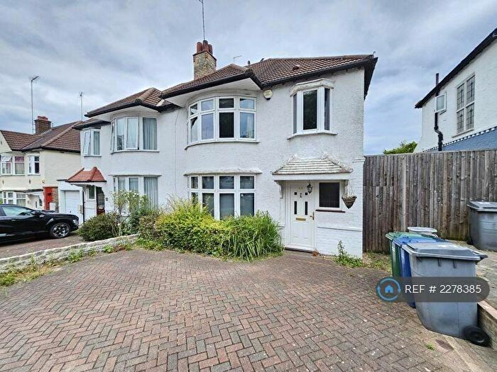 4 Bedroom Semi-Detached House To Rent In Netherlands Road, New Barnet, Barnet, EN5