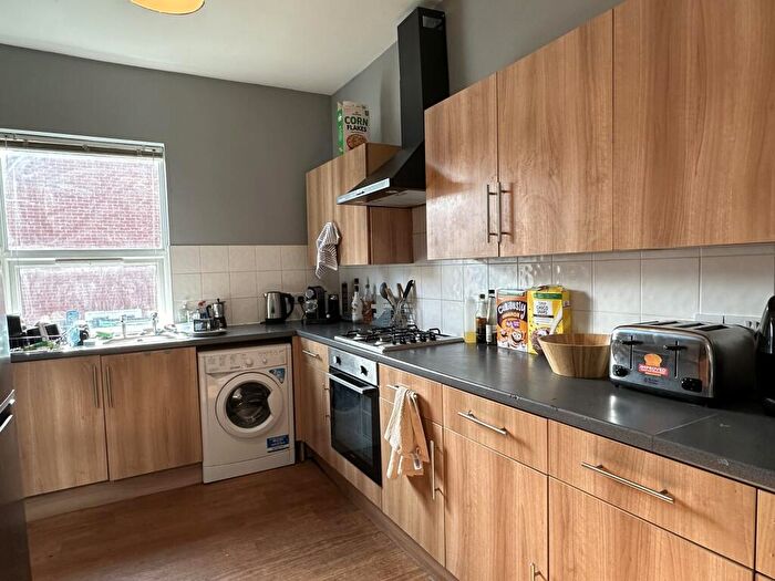 5 Bedroom Terraced House To Rent In Bedroom Bathroom House // /, LN1