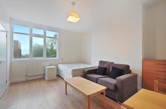 Flat To Rent In Mountview Road, Crouch End, N4