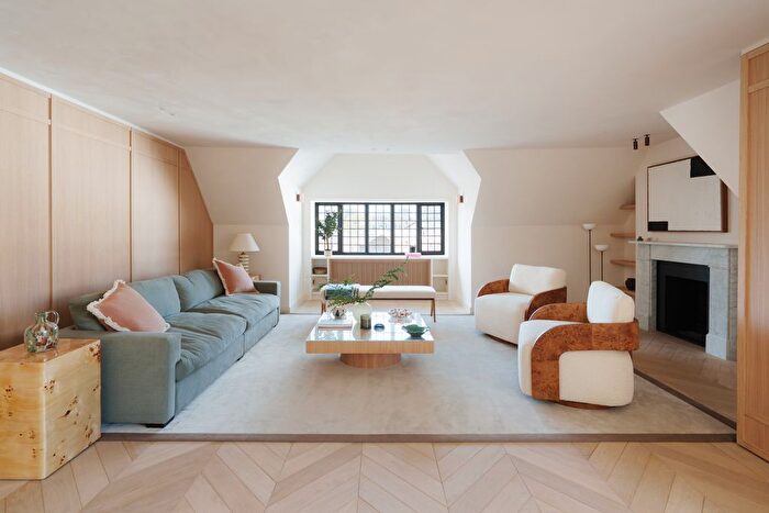 2 Bedroom Flat To Rent In Walton House, Walton Street, London, SW3