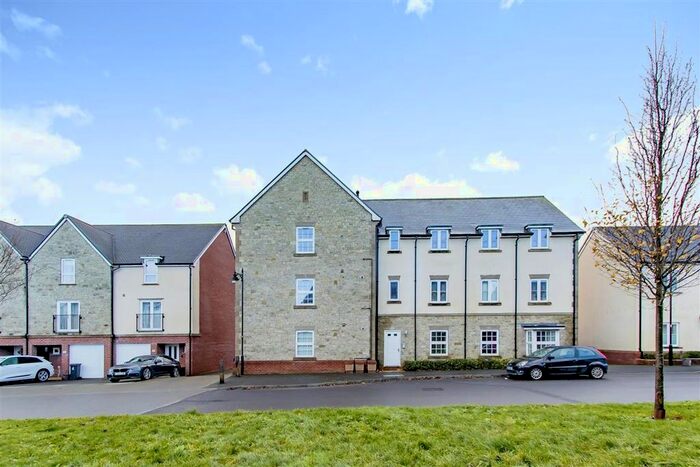 2 Bedroom Flat To Rent In Mampitts Lane, Shaftesbury, SP7