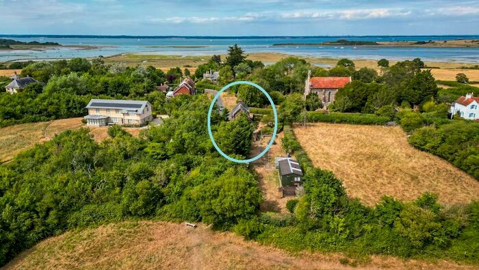 3 Bedroom Detached House For Sale In Newtown, Newport, PO30