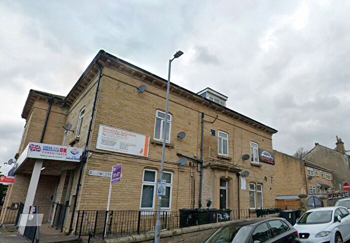 2 Bedroom Flat To Rent In Duckworth Lane, Bradford, BD9