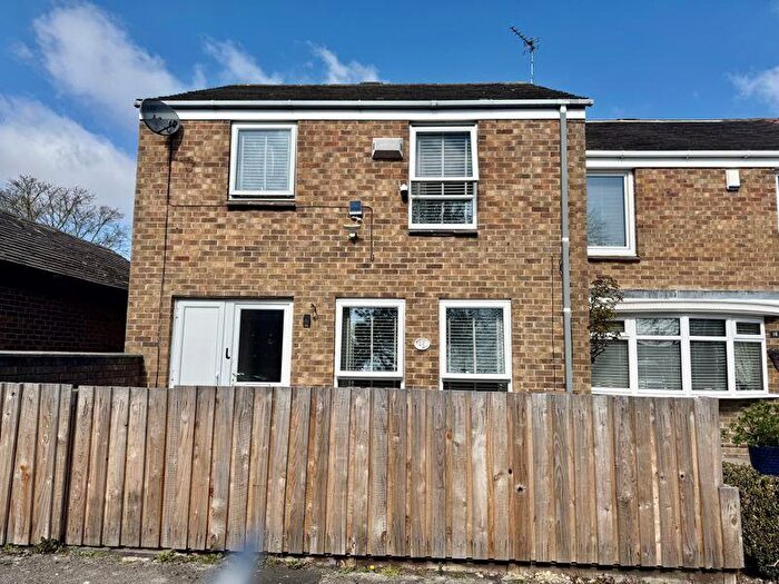 3 Bedroom Terraced House For Sale In Stonycroft, Albany, Washington, NE37