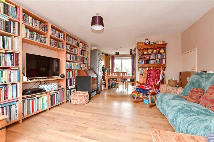 3 Bedroom End Terrace House For Sale In Yarborough Close, Godshill, Isle Of Wight, PO38