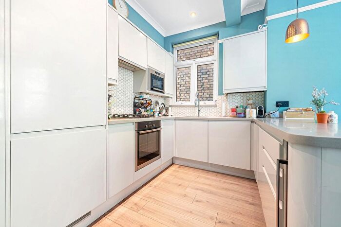 1 Bedroom Flat For Sale In Christchurch Road, SW2