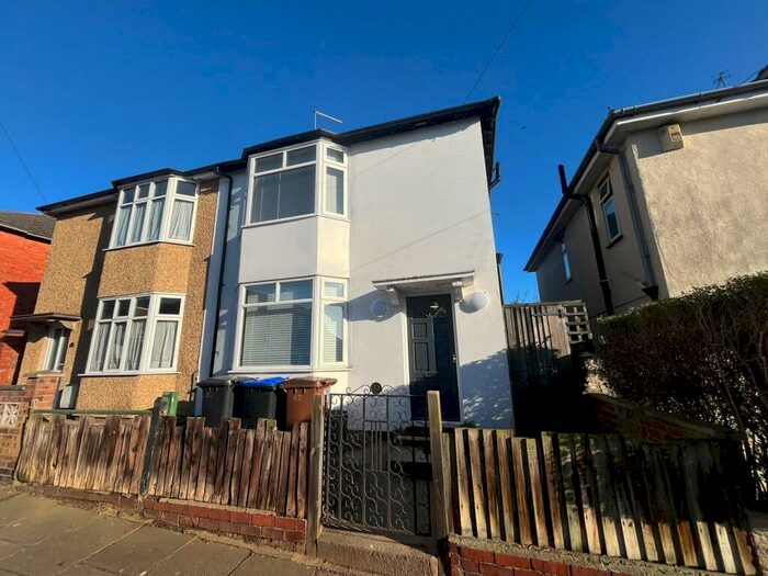 3 Bedroom House To Rent In Beech Avenue, Northampton, NN3