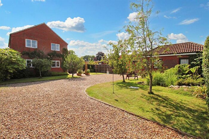 4 Bedroom Detached House For Sale In Cross Road, Swanton Abbott, Norwich, NR10