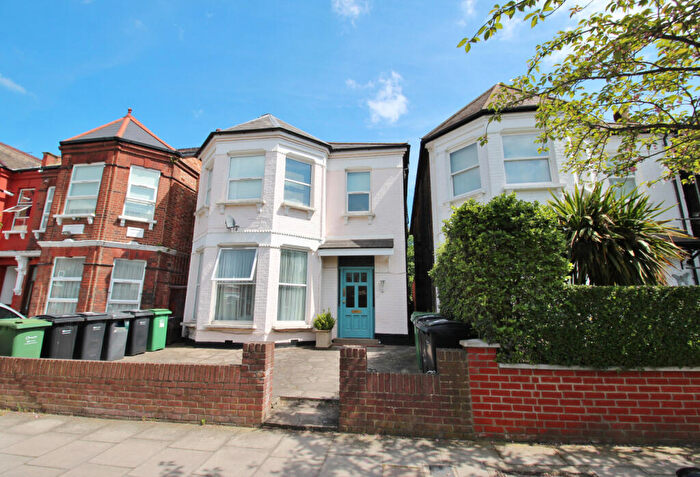Studio To Rent In Fordwych Road, Cricklewood, NW2