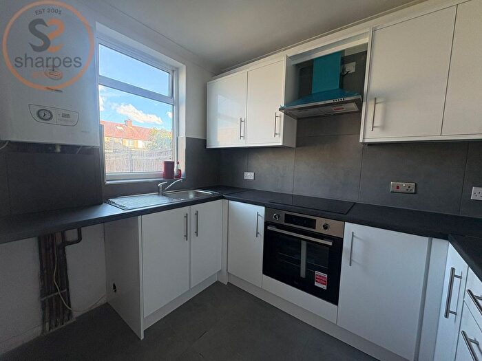 4 Bedroom Property To Rent In New Barns Avenue, Mitcham, London, CR4